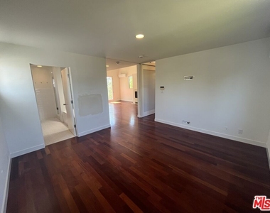 344 Indiana Avenue - Photo Thumbnail 27