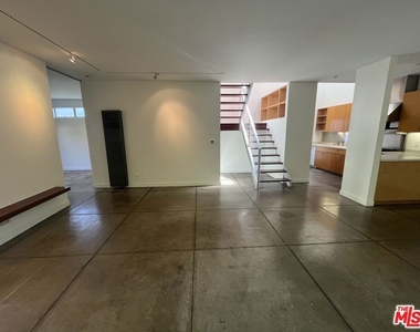 344 Indiana Avenue - Photo Thumbnail 6