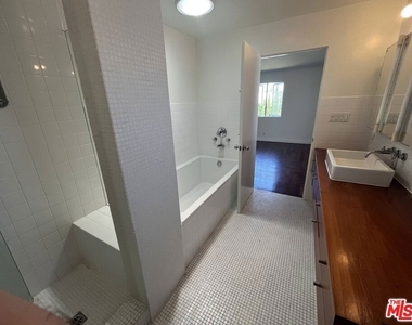 344 Indiana Avenue - Photo Thumbnail 32