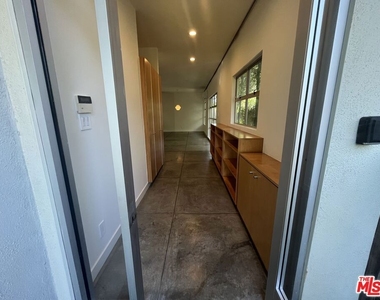 344 Indiana Avenue - Photo Thumbnail 4