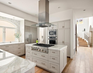 7729 Ivanhoe Avenue - Photo Thumbnail 2