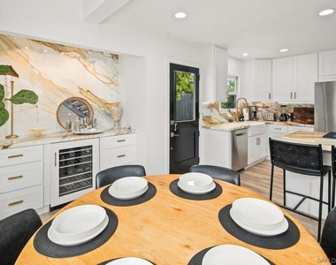 364 Pacific Ave - Photo Thumbnail 12