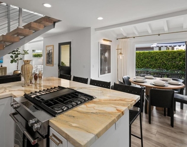 364 Pacific Ave - Photo Thumbnail 7