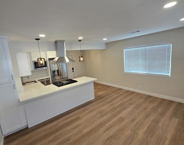 2130 E 5th St - Photo Thumbnail 2