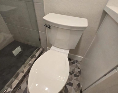 2130 E 5th St - Photo Thumbnail 20