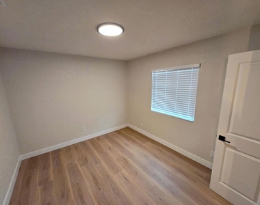 2130 E 5th St - Photo Thumbnail 33