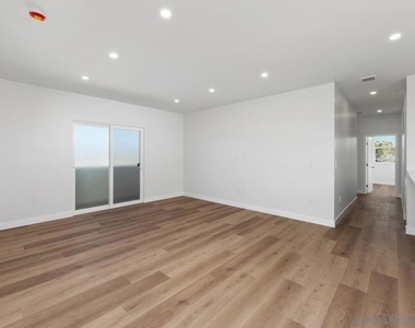 10349 Lipscomb Dr - Photo Thumbnail 3