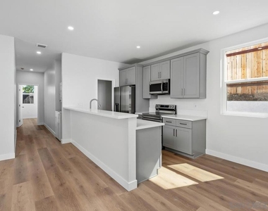 10347 Lipscomb Dr - Photo Thumbnail 7
