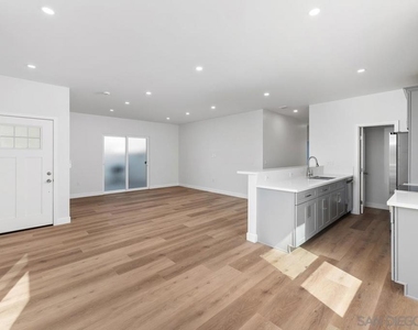 10347 Lipscomb Dr - Photo Thumbnail 6
