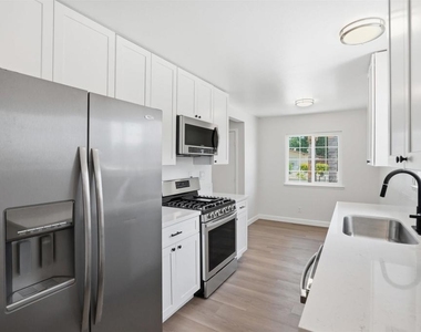 2386 San Bernardo Ave - Photo Thumbnail 3