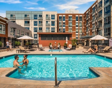 445 Island Ave - Photo Thumbnail 8