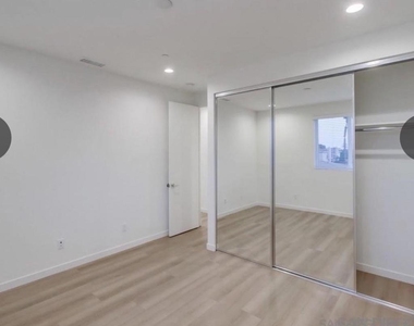1166 Holly Ave - Photo Thumbnail 7