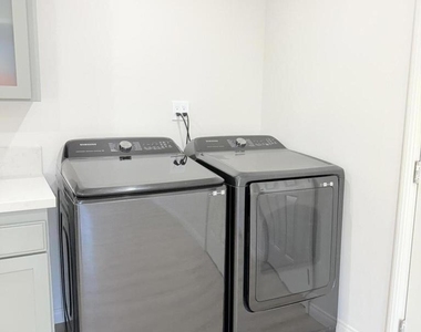 397 Nueve Court - Photo Thumbnail 8