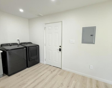 397 Nueve Court - Photo Thumbnail 9