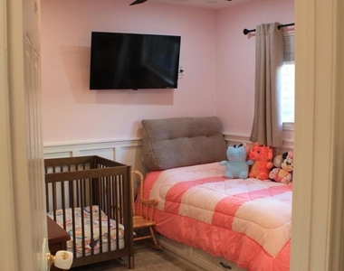 2084 Latham Street - Photo Thumbnail 7