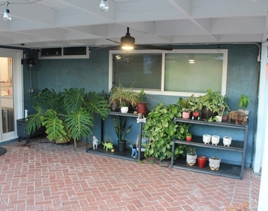 2084 Latham Street - Photo Thumbnail 12