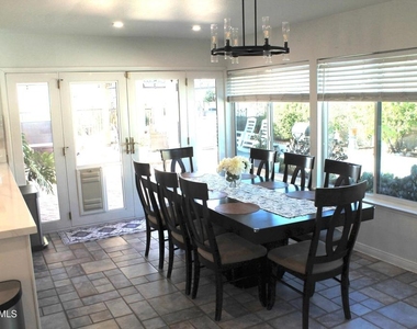 2084 Latham Street - Photo Thumbnail 4