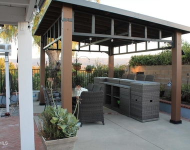 2084 Latham Street - Photo Thumbnail 14