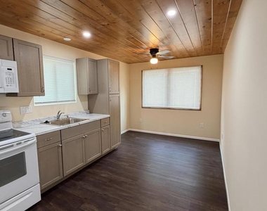 25187 Cedar Street - Photo Thumbnail 2