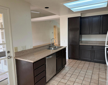 52310 Avenida Madero - Photo Thumbnail 9