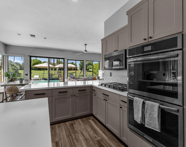 93 Kavenish Drive - Photo Thumbnail 8