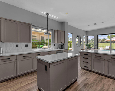 93 Kavenish Drive - Photo Thumbnail 10