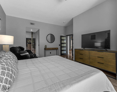 93 Kavenish Drive - Photo Thumbnail 36