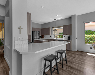 93 Kavenish Drive - Photo Thumbnail 13