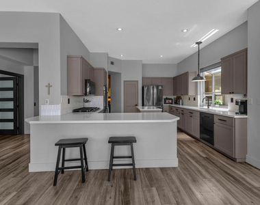 93 Kavenish Drive - Photo Thumbnail 21