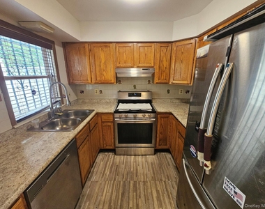 49 Beechwood Avenue - Photo Thumbnail 6