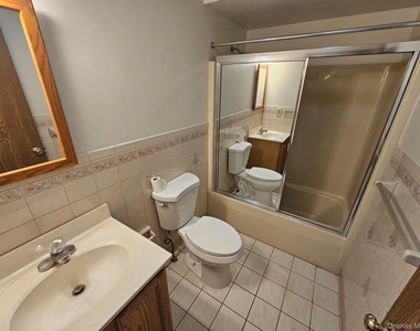 49 Beechwood Avenue - Photo Thumbnail 8