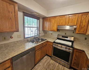 49 Beechwood Avenue - Photo Thumbnail 7