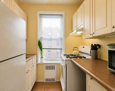 99-15 66 Avenue - Photo Thumbnail 11