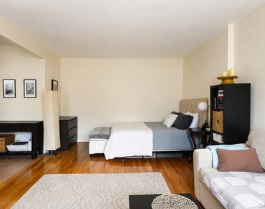 99-15 66 Avenue - Photo Thumbnail 6