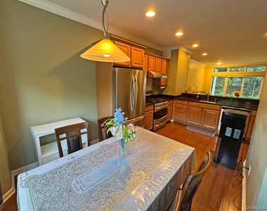 54 Fairways Drive - Photo Thumbnail 10