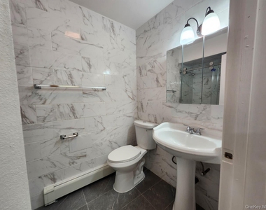 165-19 Chapin Pkwy - Photo Thumbnail 8