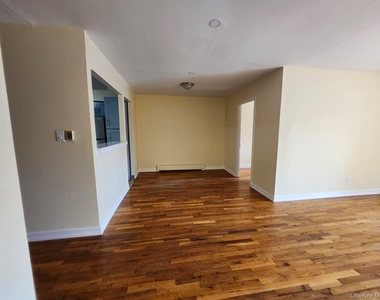 165-19 Chapin Pkwy - Photo Thumbnail 2