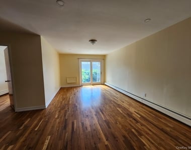 165-19 Chapin Pkwy - Photo Thumbnail 9