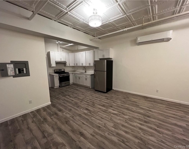 102 North Street - Photo Thumbnail 1
