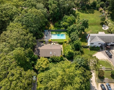 102 Fanning Avenue - Photo Thumbnail 20