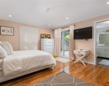 102 Fanning Avenue - Photo Thumbnail 12