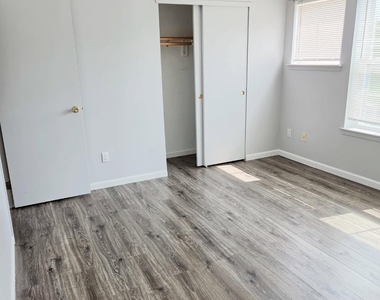 41 Maple Wing Boulevard - Photo Thumbnail 3
