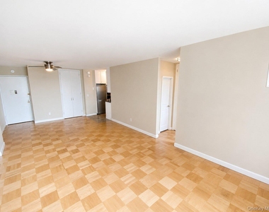 27110 Grand Central Parkway - Photo Thumbnail 3