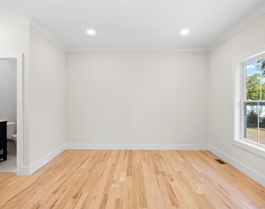 557 Canal Road - Photo Thumbnail 6