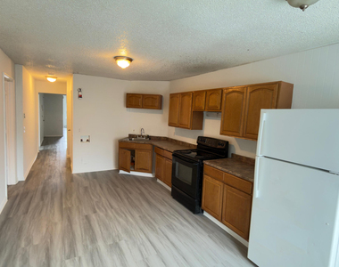 3132 6th Avenue - Photo Thumbnail 2