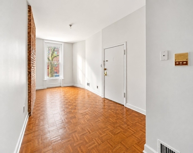 265 St James Place - Photo Thumbnail 2