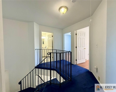 412 Plymouth Road - Photo Thumbnail 16