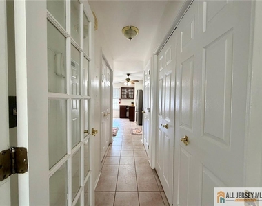 412 Plymouth Road - Photo Thumbnail 7