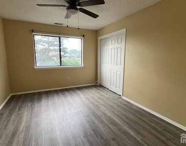 412 Edison Glen Terrace - Photo Thumbnail 11