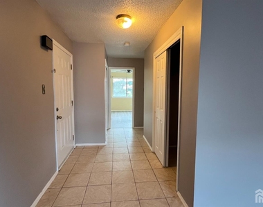 412 Edison Glen Terrace - Photo Thumbnail 14